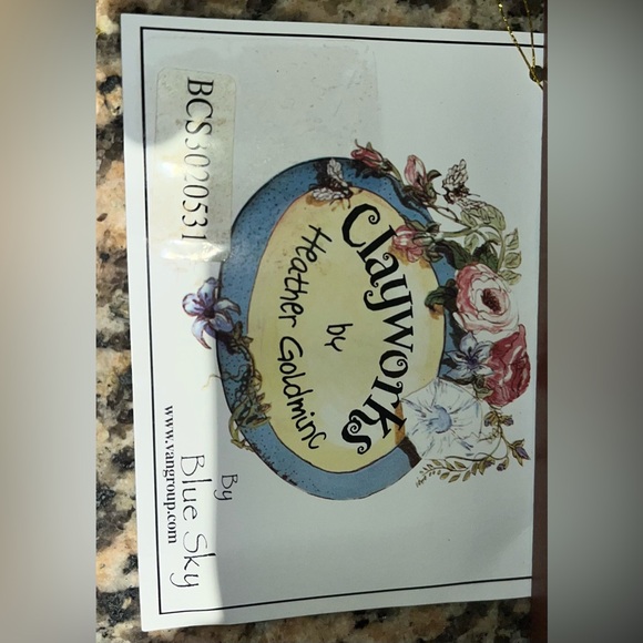 Vintage Heather Goldminc Charming Pink Figurine with Floral Hat - Picture 9 of 9